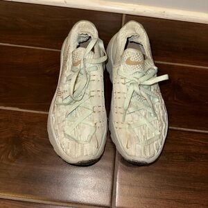 Women’s Nike knit shoes